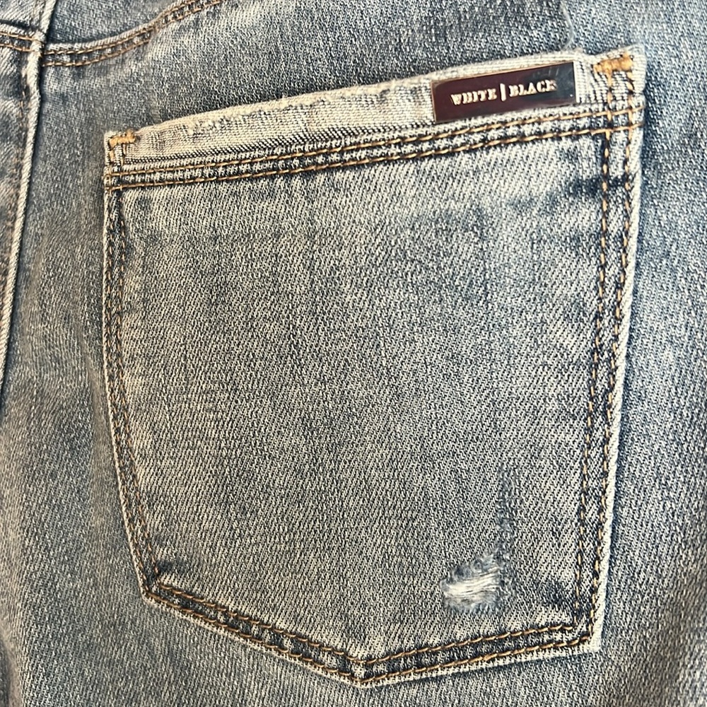 WHITE HOUSE BLACK MARKET The Girlfriend Jeans - Picture 3 of 16